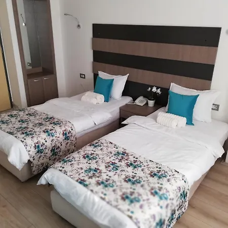 فندق Atlas Center 4*