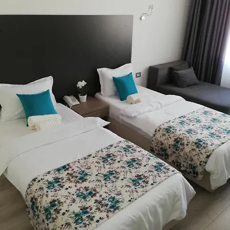 Atlas Center فندق بريليب