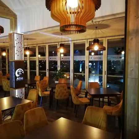 Atlas Center فندق