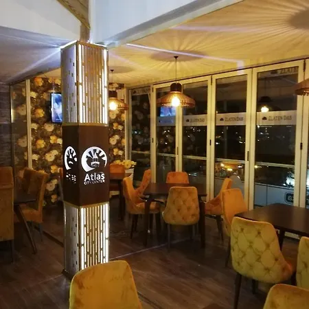 فندق Atlas Center 4*